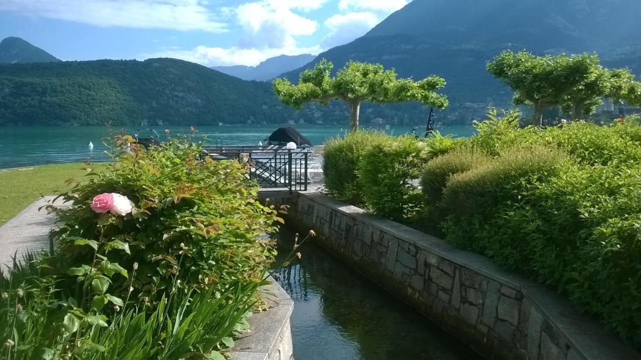 Au Bord Du Lac D'Annecy, Logement Type Loft, Dans Residence Avec Plage Et Ponton Privee Duingt Exterior photo