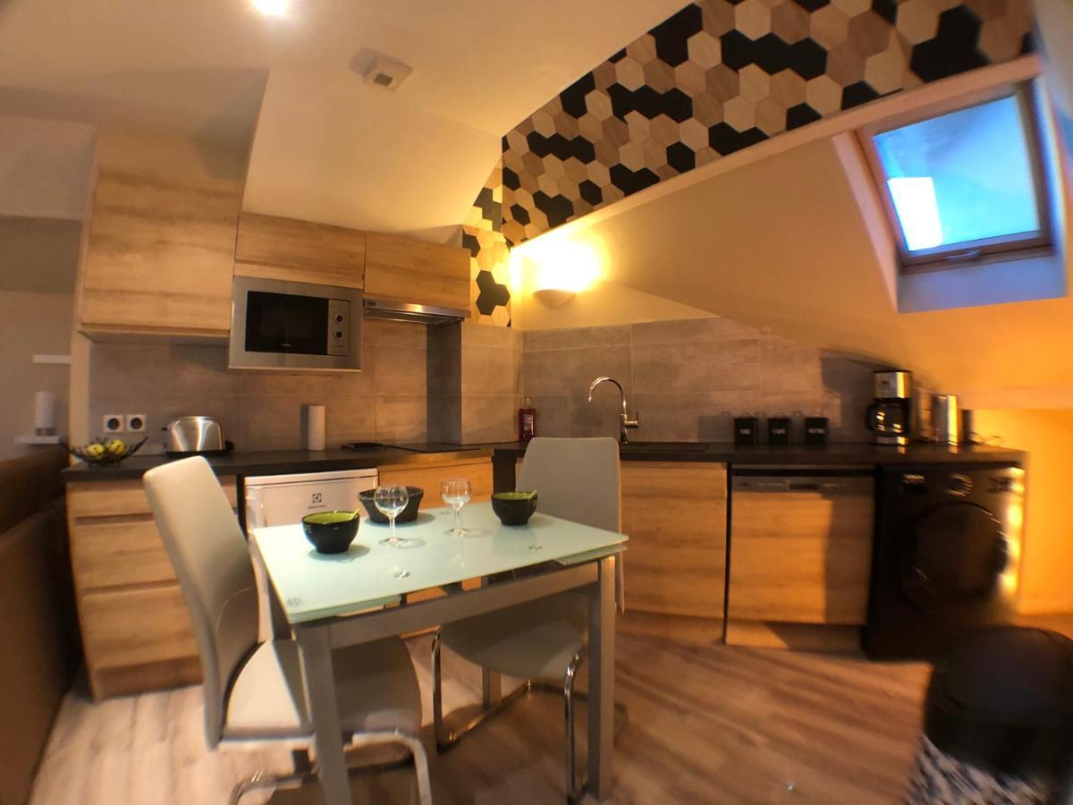 Au Bord Du Lac D'Annecy, Logement Type Loft, Dans Residence Avec Plage Et Ponton Privee Duingt Exterior photo