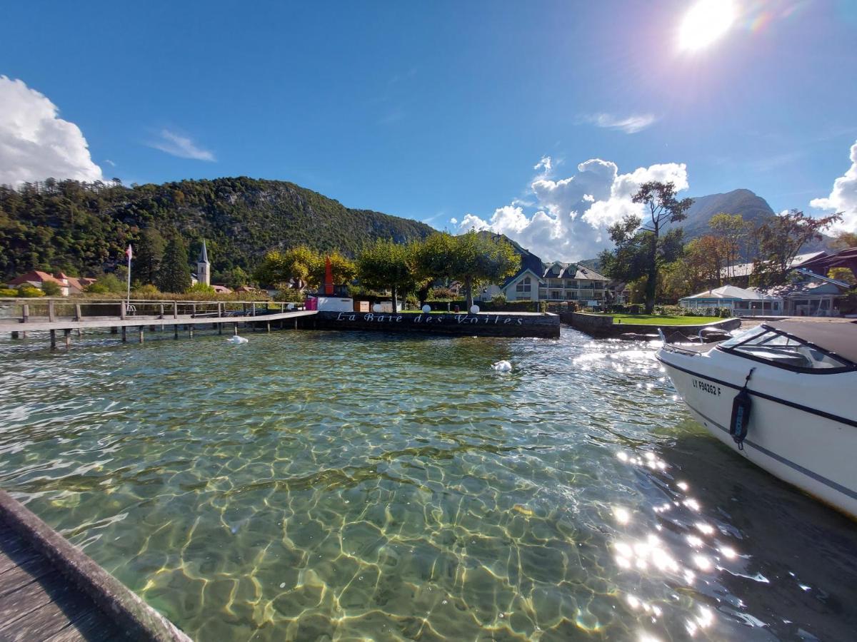 Au Bord Du Lac D'Annecy, Logement Type Loft, Dans Residence Avec Plage Et Ponton Privee Duingt Exterior photo